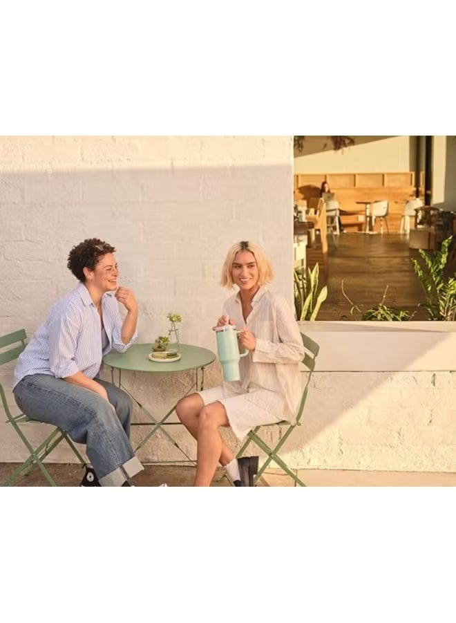 ستانلي كوب بمقبض - كوب سفر معزول من الفولاذ المقاوم للصدأ بغطاء بثلاثة أوضاع، وقشة قابلة لإعادة الاستخدام، وعزل مفرغ مزدوج الجدار لترطيب طويل الأمد ساخنًا وباردًا - Image 4