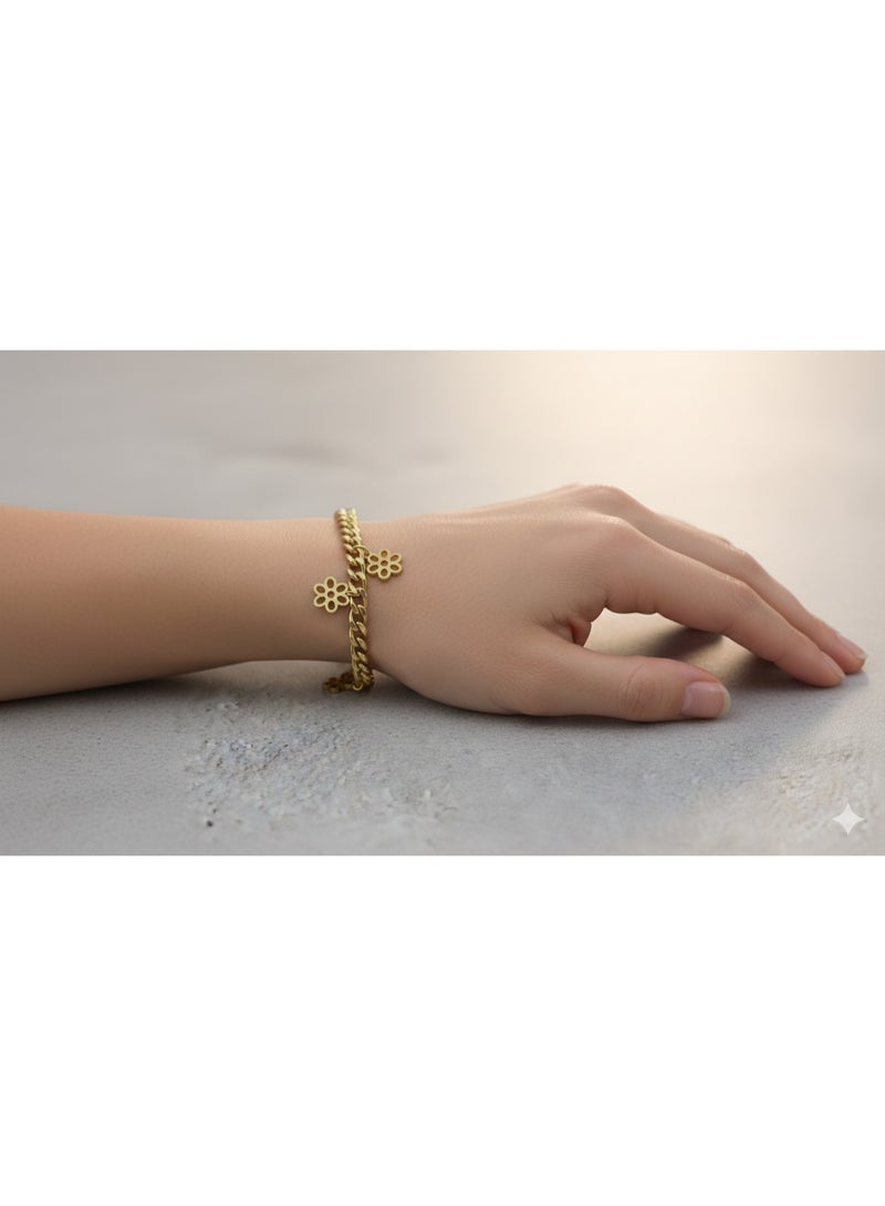 Elegant Gold-Tone Chain Bracelet with Flower Charms, Tarnish-Free Stainless Steel Jewelry for Women. - Image 3