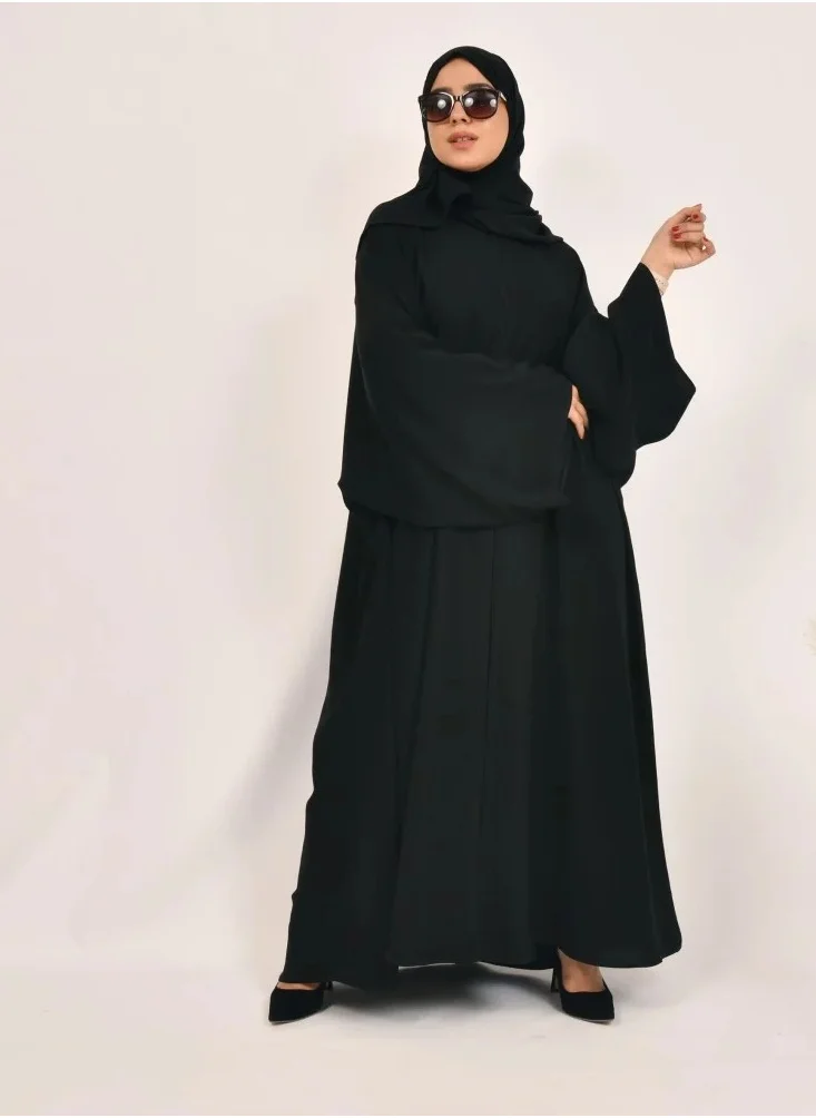 lamha abaya Black abaya with wide sleeves and closed with crackling