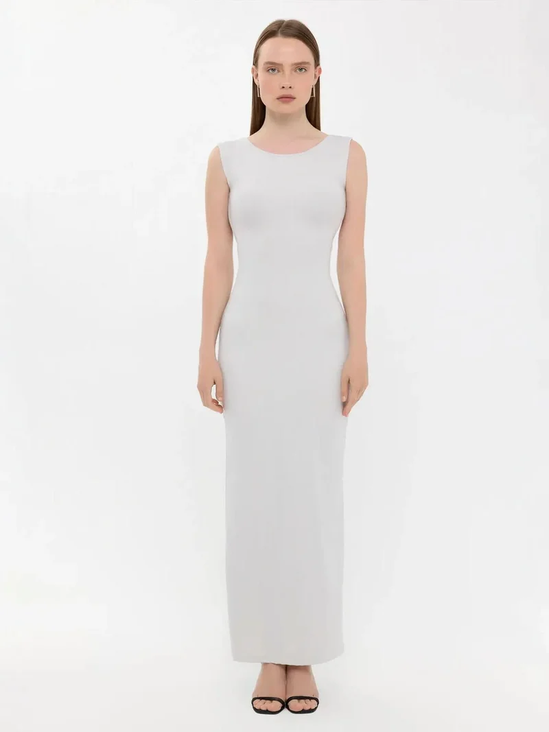 زوبعة فستان ماكسي ضيق بياقة مستديرة وظهر مكشوف