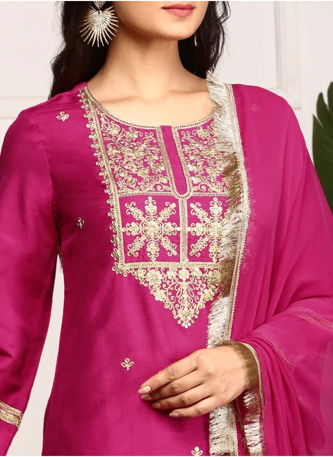 آي شين Ethnic Motifs Embroidered Straight Kurta With Trouser & Dupatta