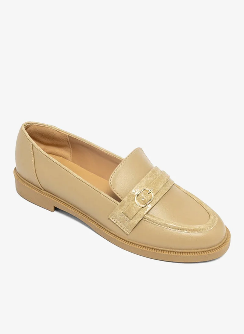 بابريكا حذاء لوفر سهل الارتداء بزخرفة مشبك