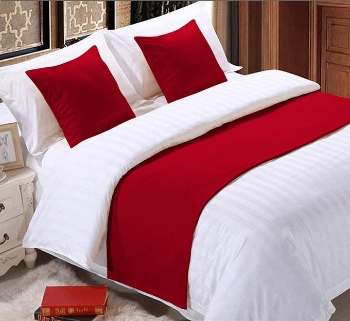 100 EGYPTIAN COTTON 3 PIECE BED RUNNER SET WITH 1000 THREAD COUNT DECORATIVE SCARF AND PROTECTOR SLIPCOVER KING SIZE 25 X 104 INCH RED