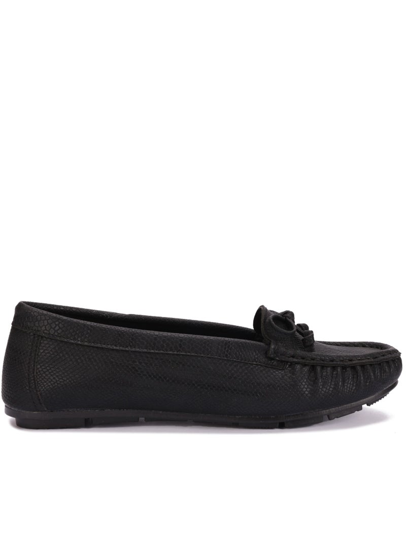 حذاء نسائي كلاسيكي – تصميم مريح وخفيف مع رباط أمامي - Image 3