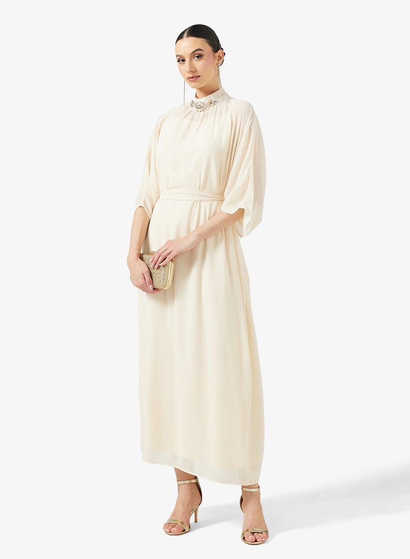 خزانة قفطان مزين بالياقة - Image 1