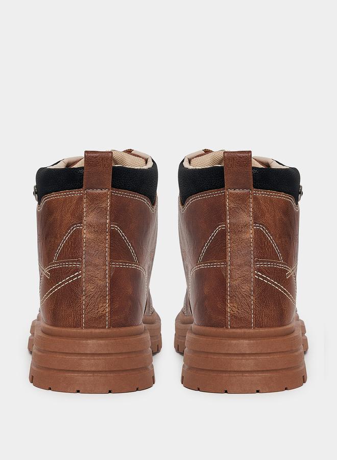 ستايلي حذاء بوت بتفاصيل مُطرّزة ومقدمة دائرية - Image 4