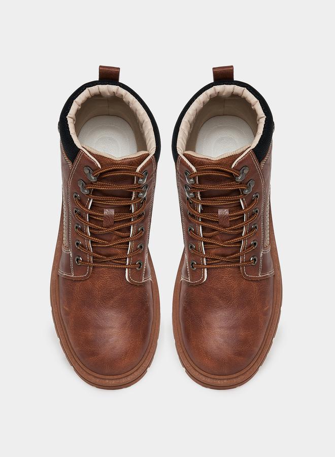 ستايلي حذاء بوت بتفاصيل مُطرّزة ومقدمة دائرية - Image 5