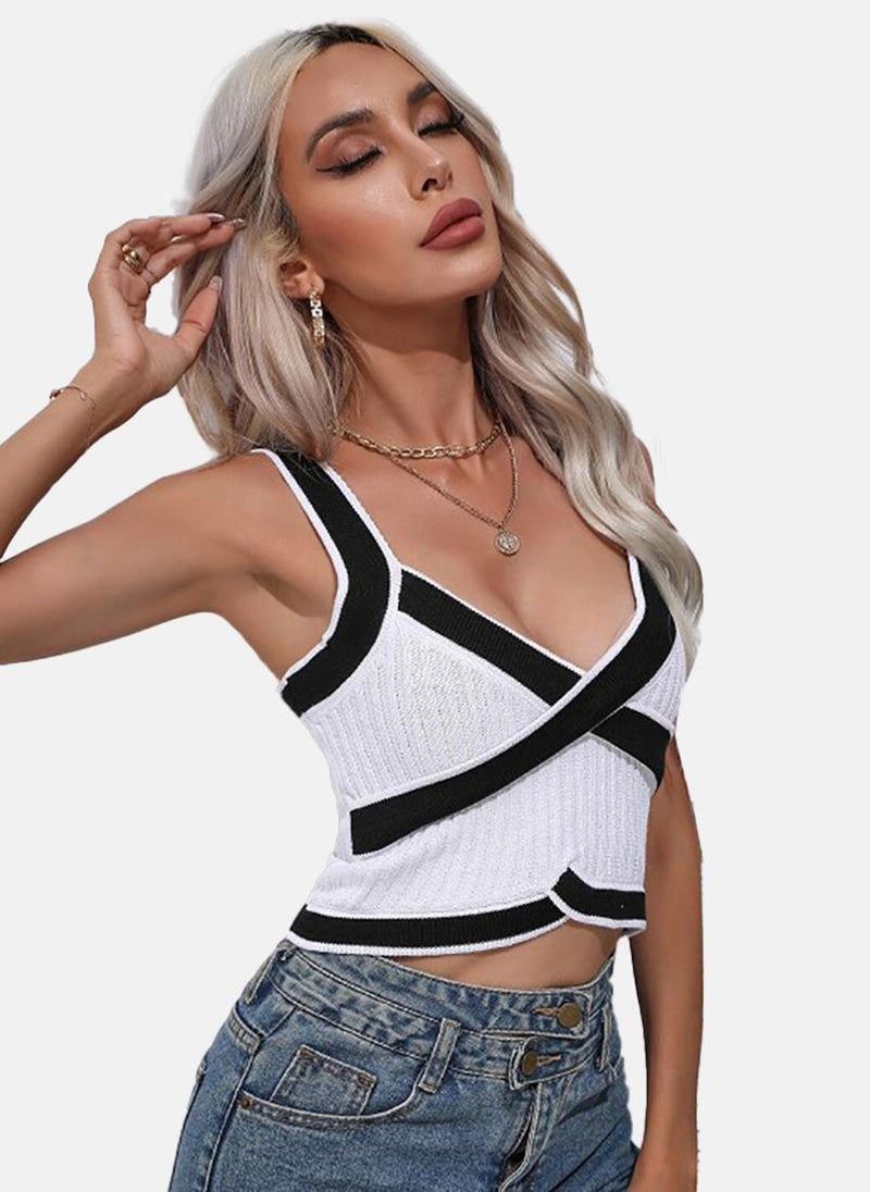 يونيكي White Textured Sleeveless V Neck Crop Top - Image 3
