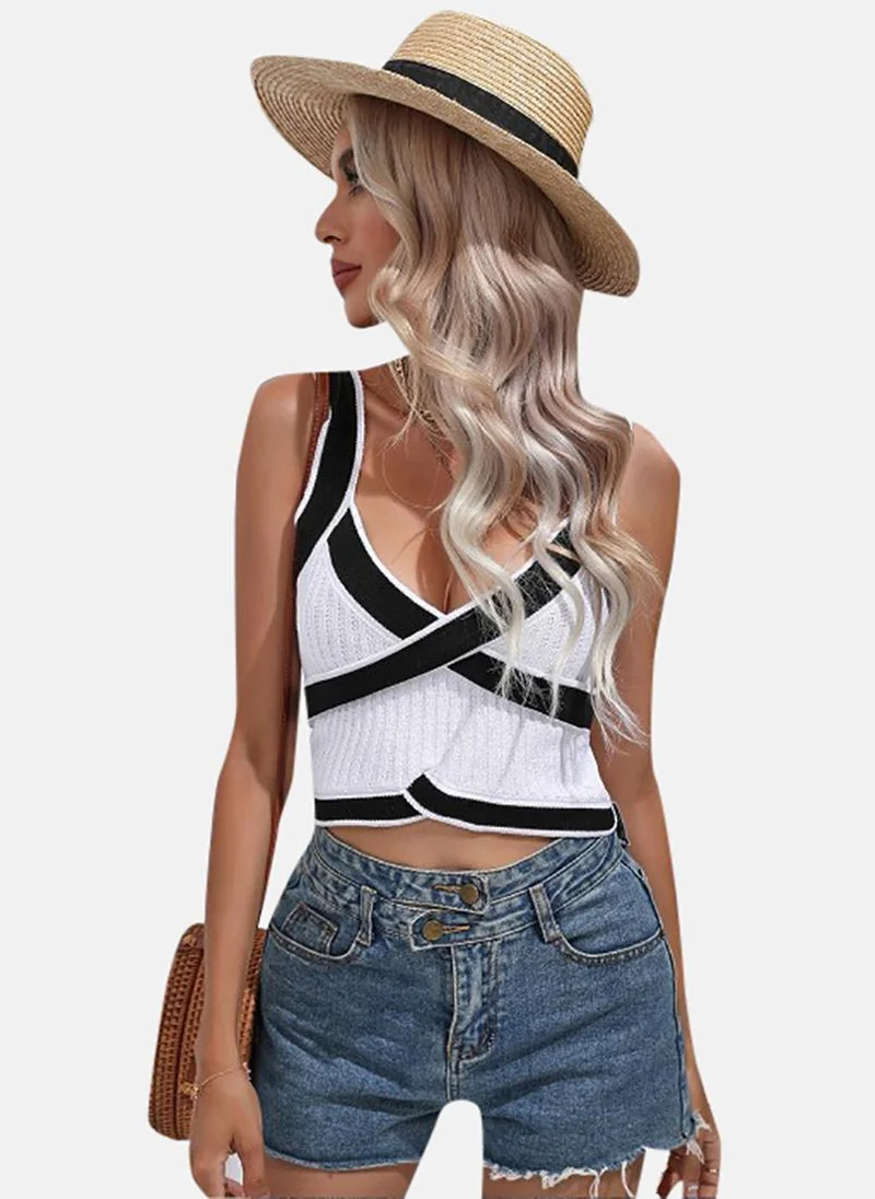 يونيكي White Textured Sleeveless V Neck Crop Top