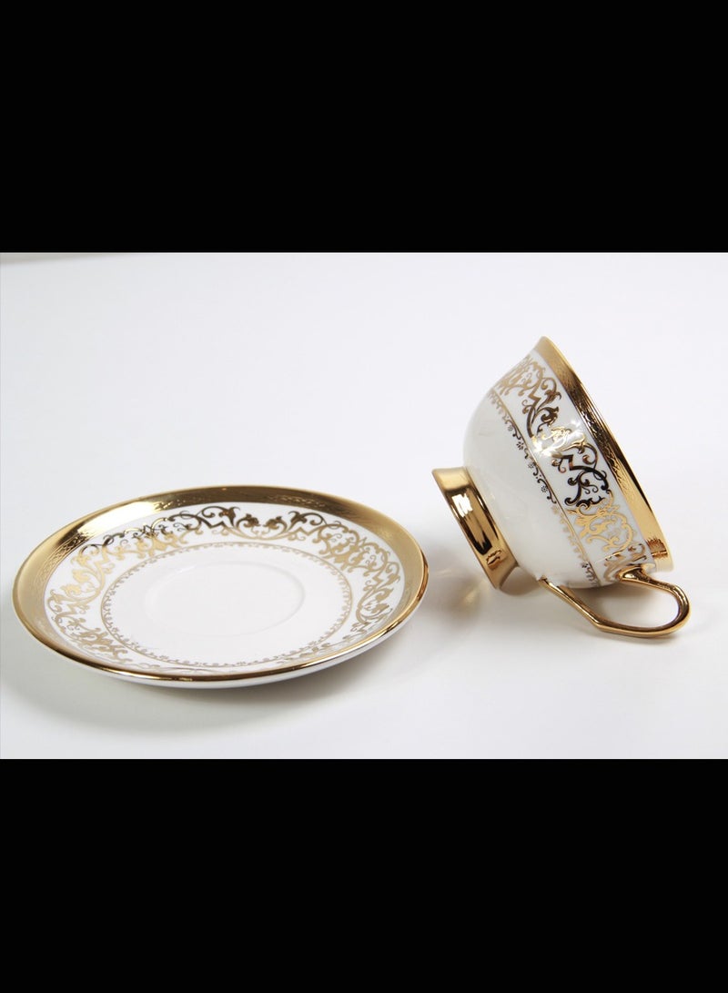 A set of tea cups and saucers  - Image 4