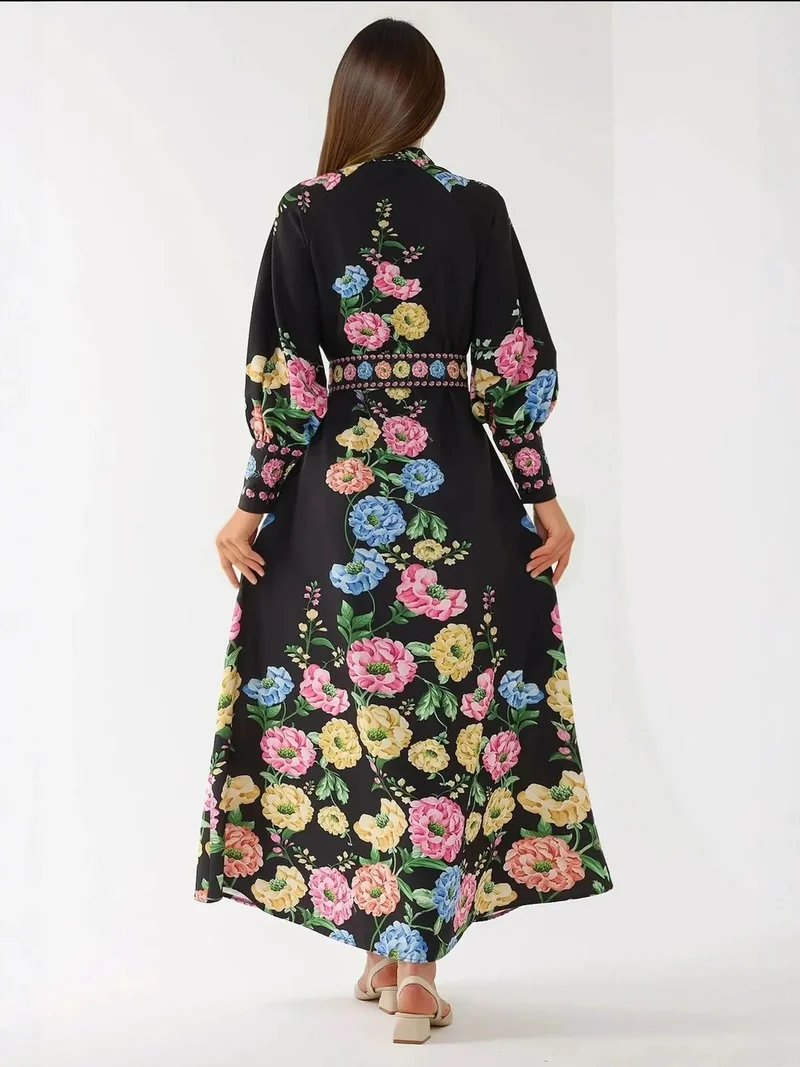 زوبعة فستان طويل بأكمام طويلة وطبعة مع حزام