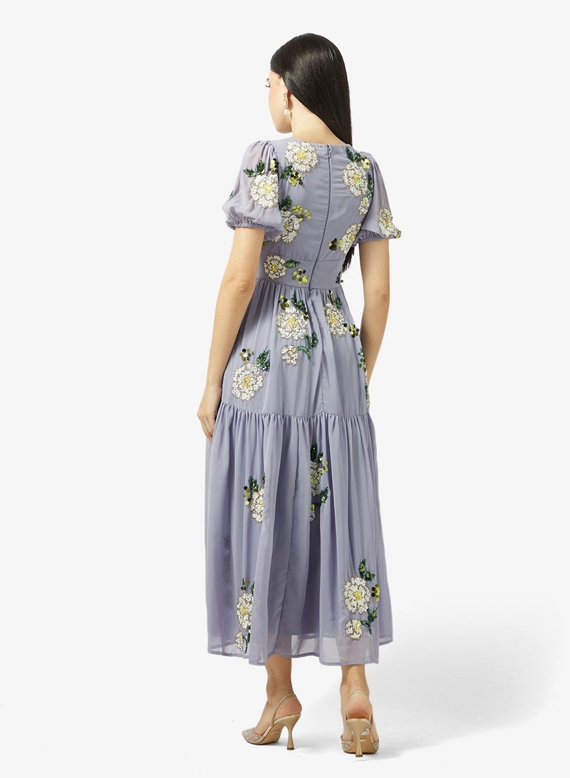 مايا فستان ماكسي بأكمام منفوشة وزخارف زهور متباينة - Image 2