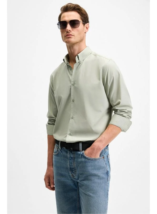 Grimelange RISTO Men's Button-Down Shirt with Fabric that Minimizes Ironing Need After Washing, Collar and Cuff, Green.