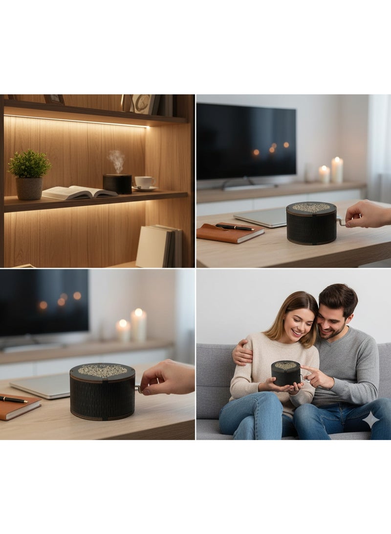 متجر ماى سوق :صندوق موسيقى خشبي كلاسيكي بكرنك يدوي - محفور بعبارة "Can't Help Falling in Love" على شكل قلب - أسود - Image 3