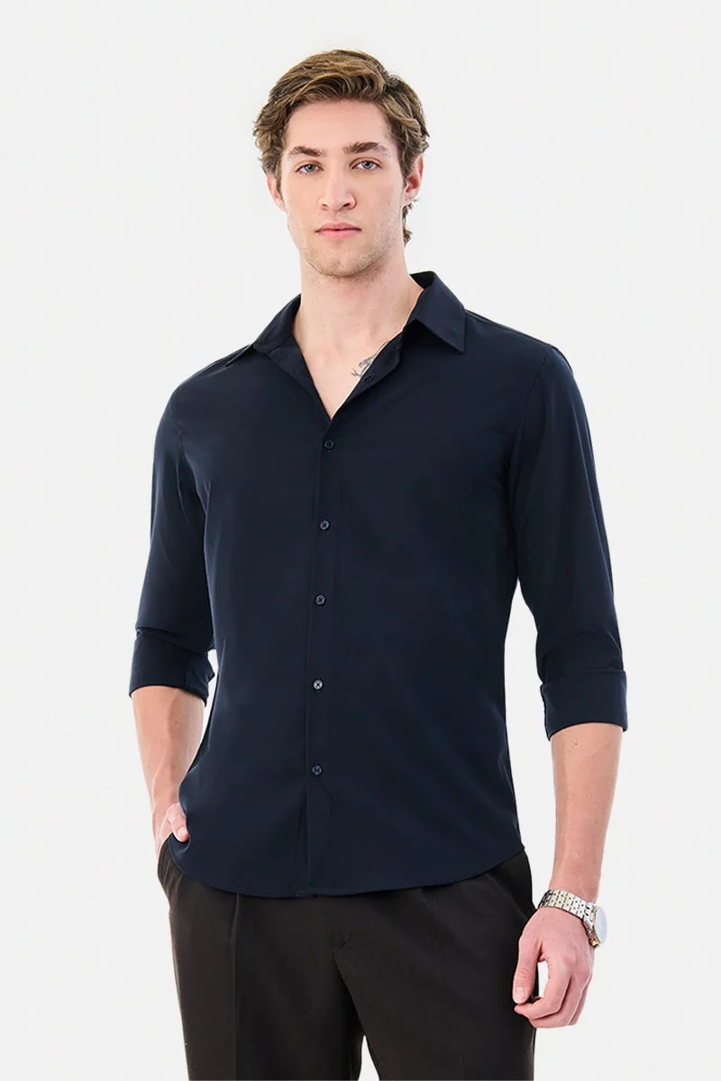 سنيتش قميص فاخر بقصة ضيقة