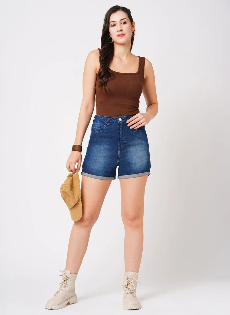 جلو باص شورت جينز نسائي بقصة ضيقة وخصر متوسط من جلوبس