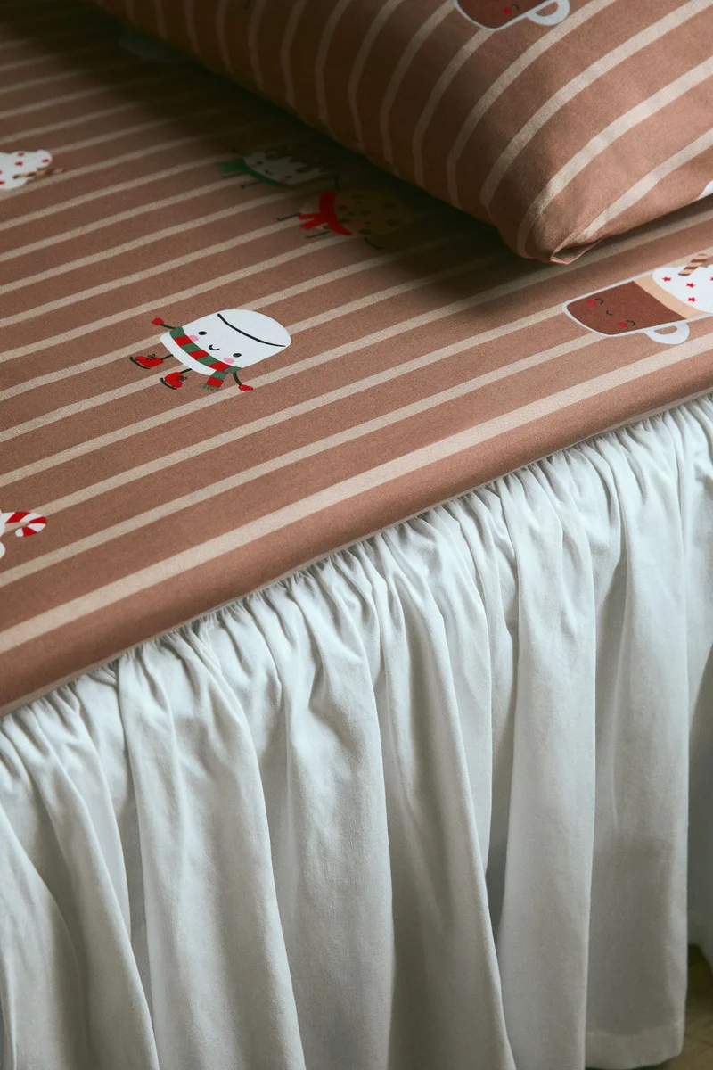 اتش اند ام شرشف بحواف مطاطية من القطن المنقوش