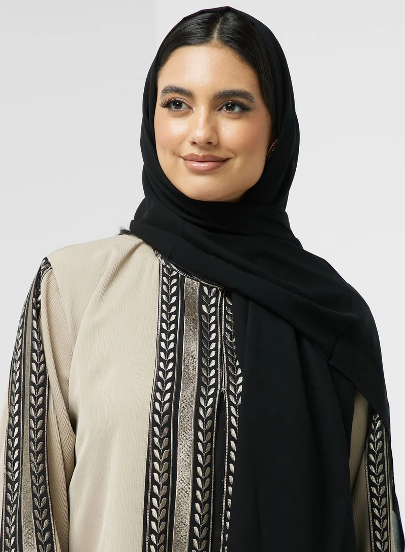 hayas closet Embroidered High Neck Abaya