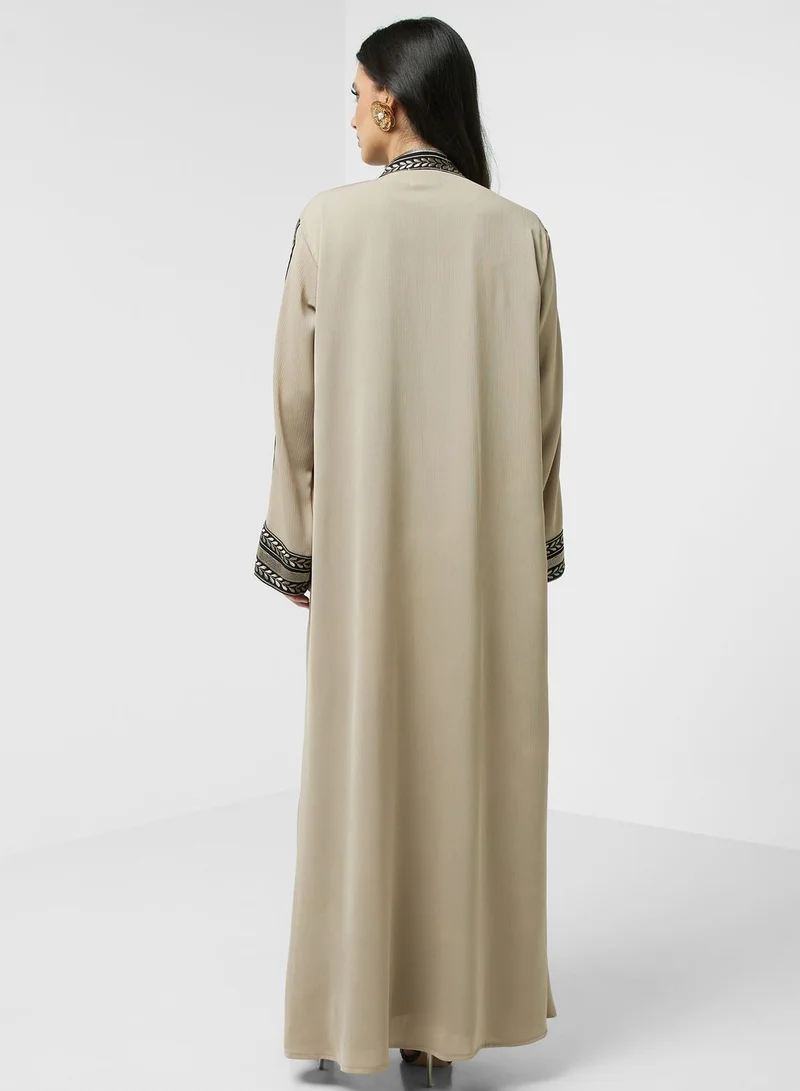 hayas closet Embroidered High Neck Abaya