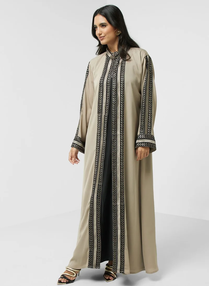 hayas closet Embroidered High Neck Abaya