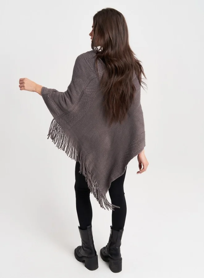 هايليز Elegant Knitted Gray Poncho with Fringes - Warm and Stylish