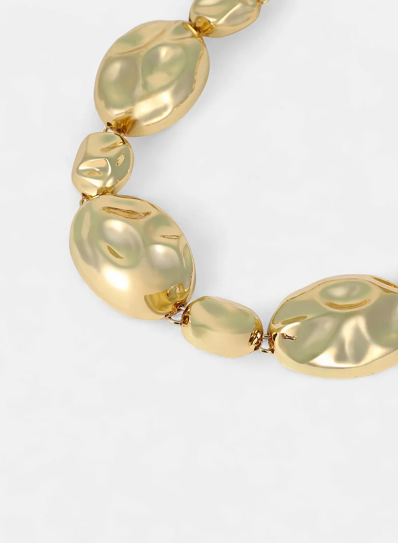 SOHI SOHI Women The Chunky Dented-Pierre Collar Necklace | California  Colour | One-Size | Metallic Alloy Material | Lobster Clasp Closure | Necklace For Casual & Evening Wear