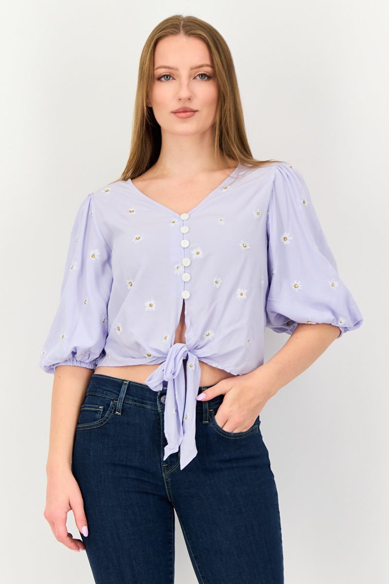 VERO MODA بلوزة مزخرفة بأكمام قصيرة على شكل حرف V للنساء، بنفسجي فاتح - Image 1