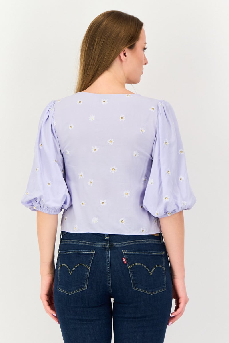 VERO MODA بلوزة مزخرفة بأكمام قصيرة على شكل حرف V للنساء، بنفسجي فاتح - Image 3