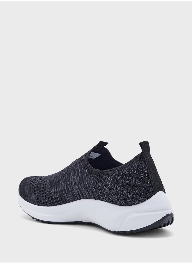 جينجر Fly Knit Slip On Comfort Shoe