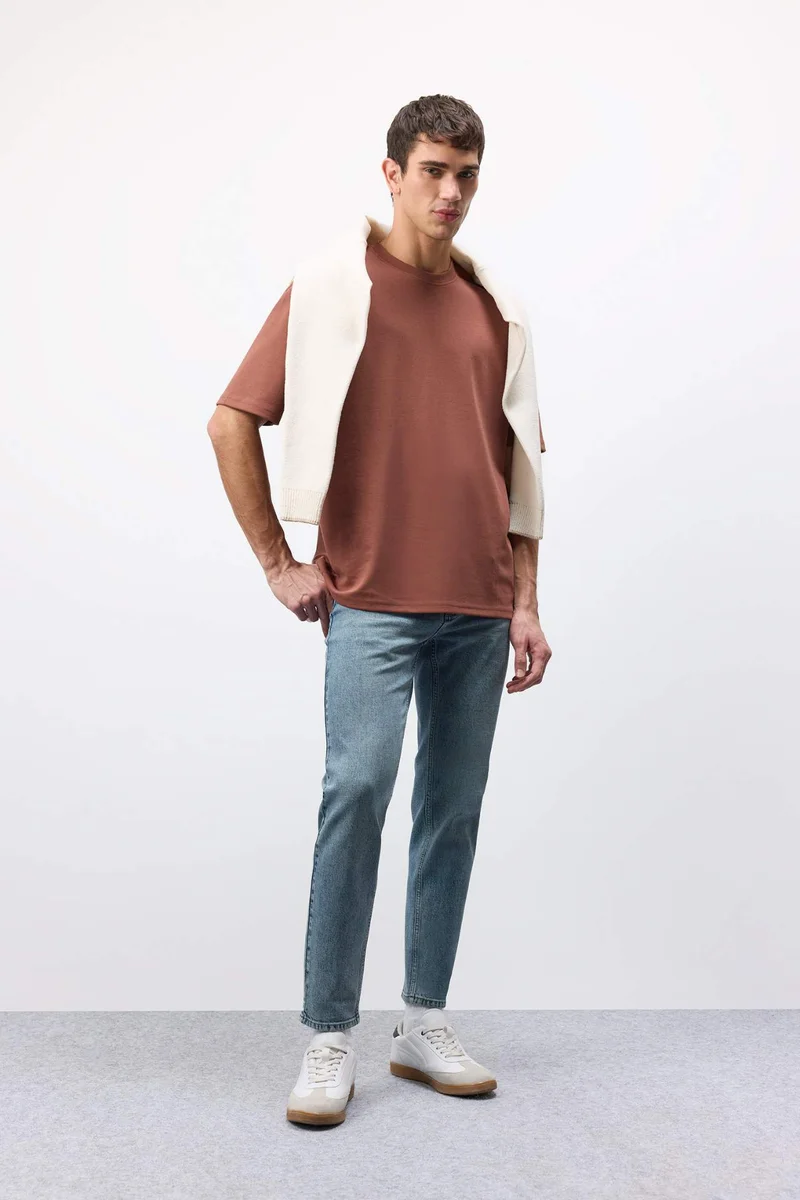 ديفاكتو Oversize Crew Neck Short Sleeve T-Shirt