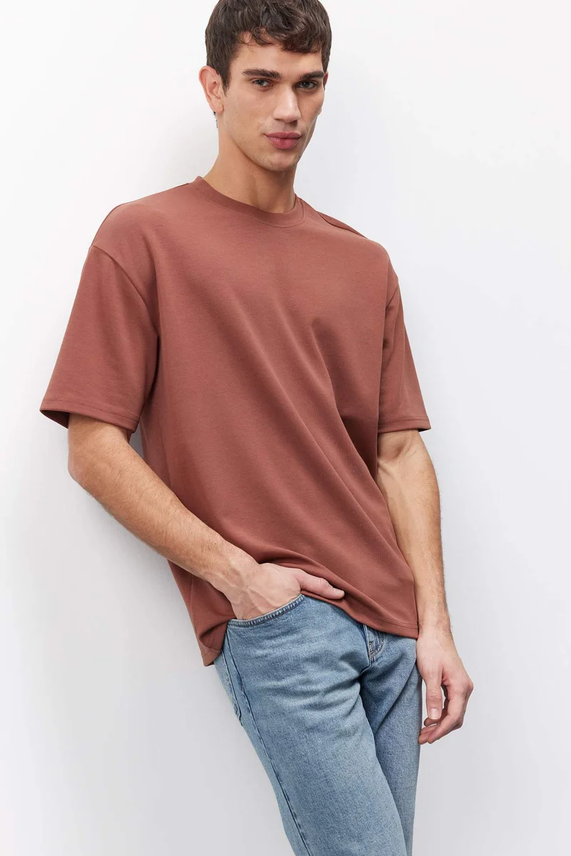 ديفاكتو Oversize Crew Neck Short Sleeve T-Shirt