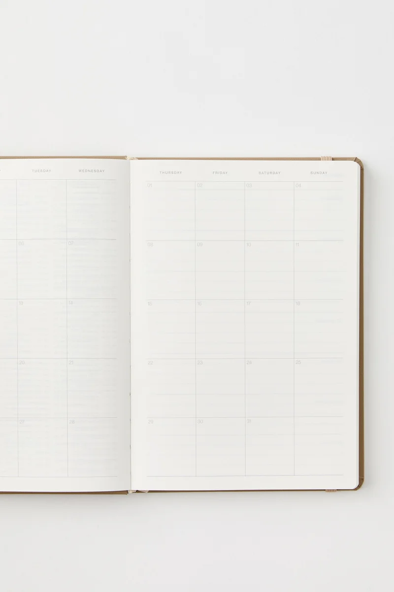 تايبو دفتر يوميات أسبوعي  بغلاف مقوى بتصميم مترو لعام