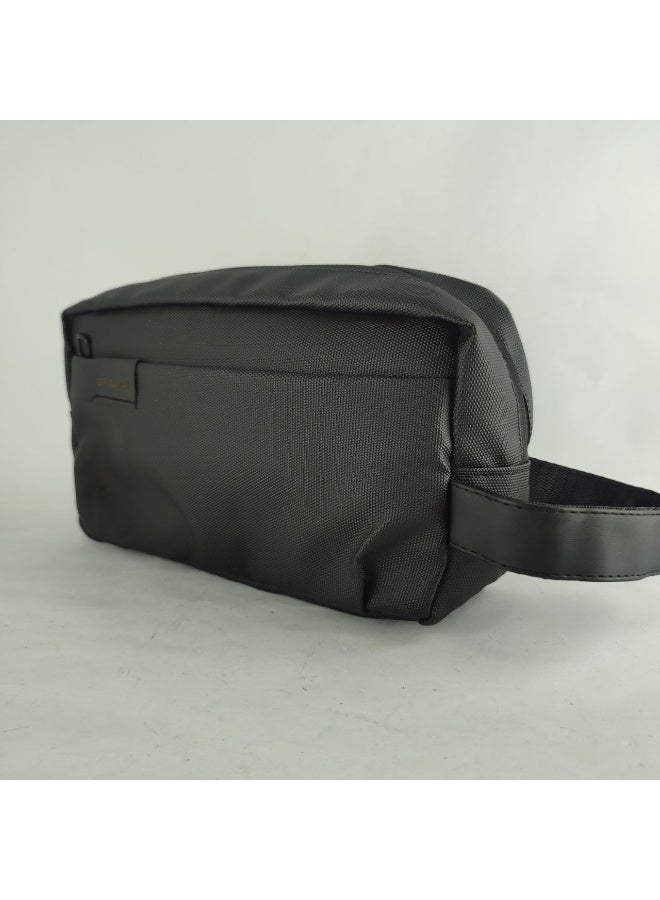 شنطة يد رجالي خامة عالية الجودة بتصميم عملي تتسع لجميع الأغراض - Image 1