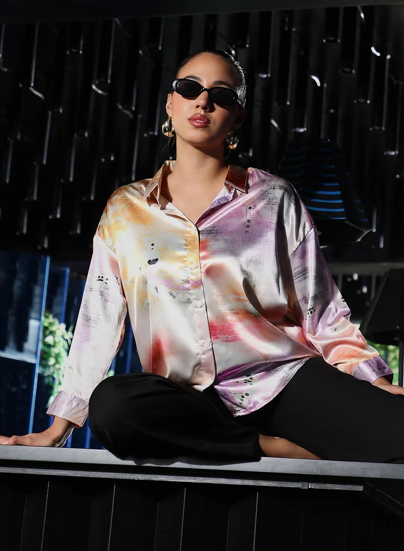 بينيا كولادا قميص نسائي ساتان واسع بطبعة تجريدية بياقة عادية وأكمام طويلة بأزرار للإغلاق