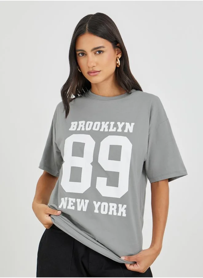 Styli Styli Brooklyn 89 Slogan Print Short Sleeve Oversized T-Shirt
