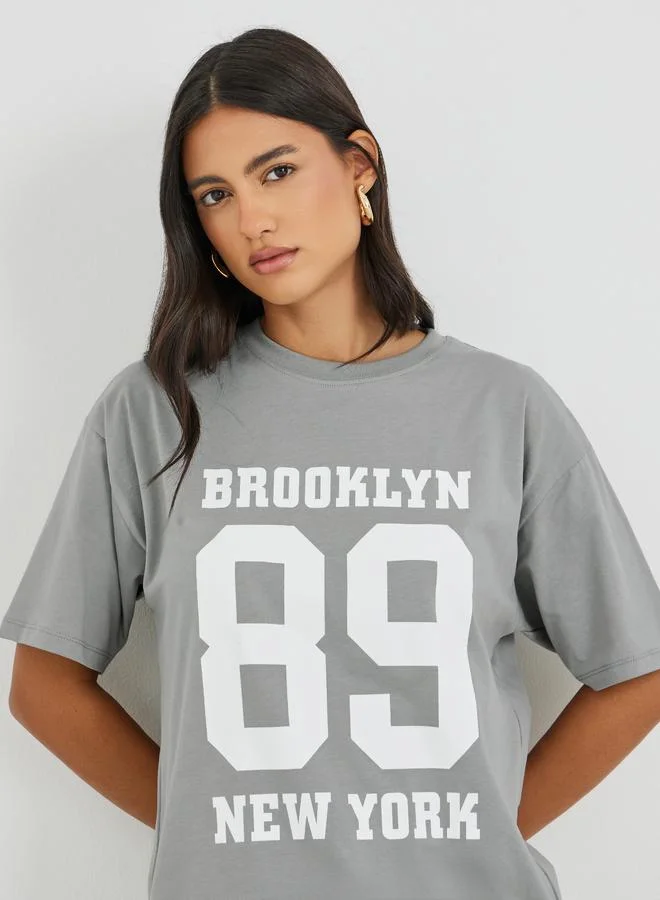 Styli Styli Brooklyn 89 Slogan Print Short Sleeve Oversized T-Shirt
