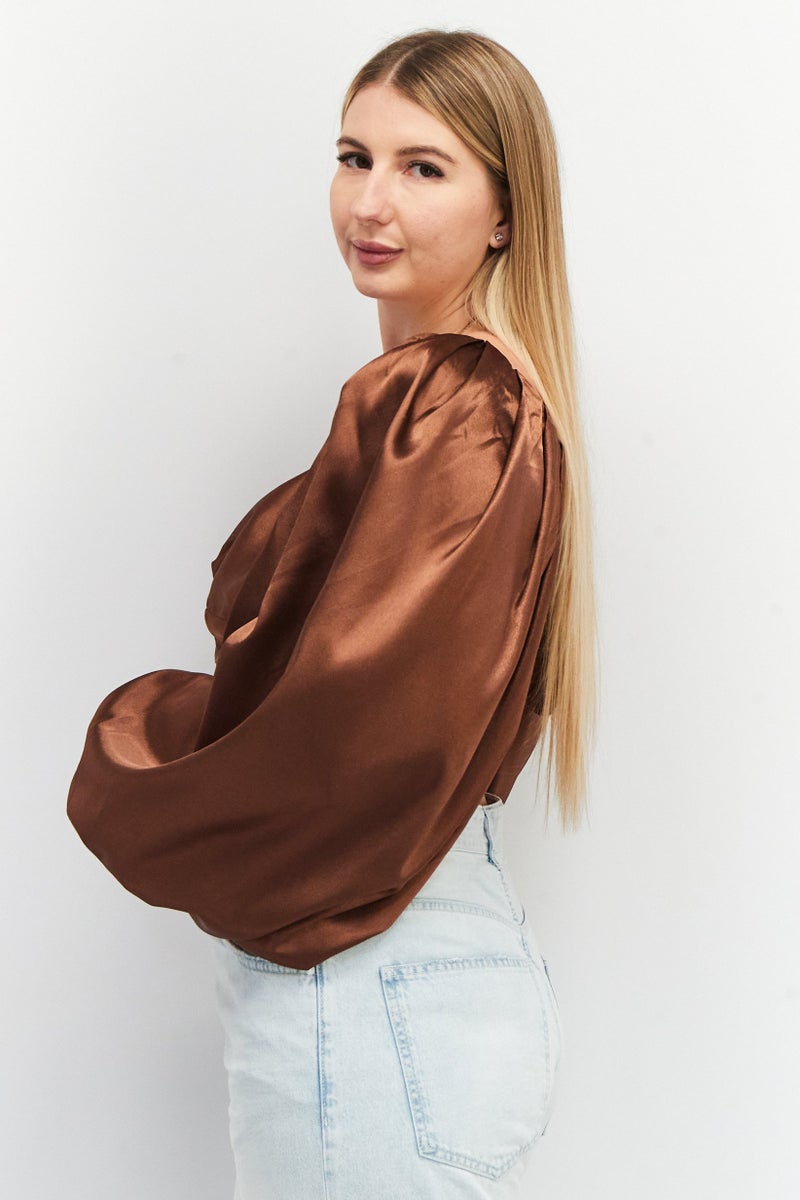 Yaura Women Queen Anne Neck Balloon Sleeve Solid Crop Top, Brown - Image 4