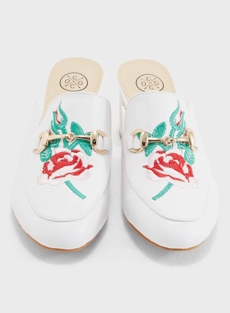 Coco Akma Flower Embroidered Pump