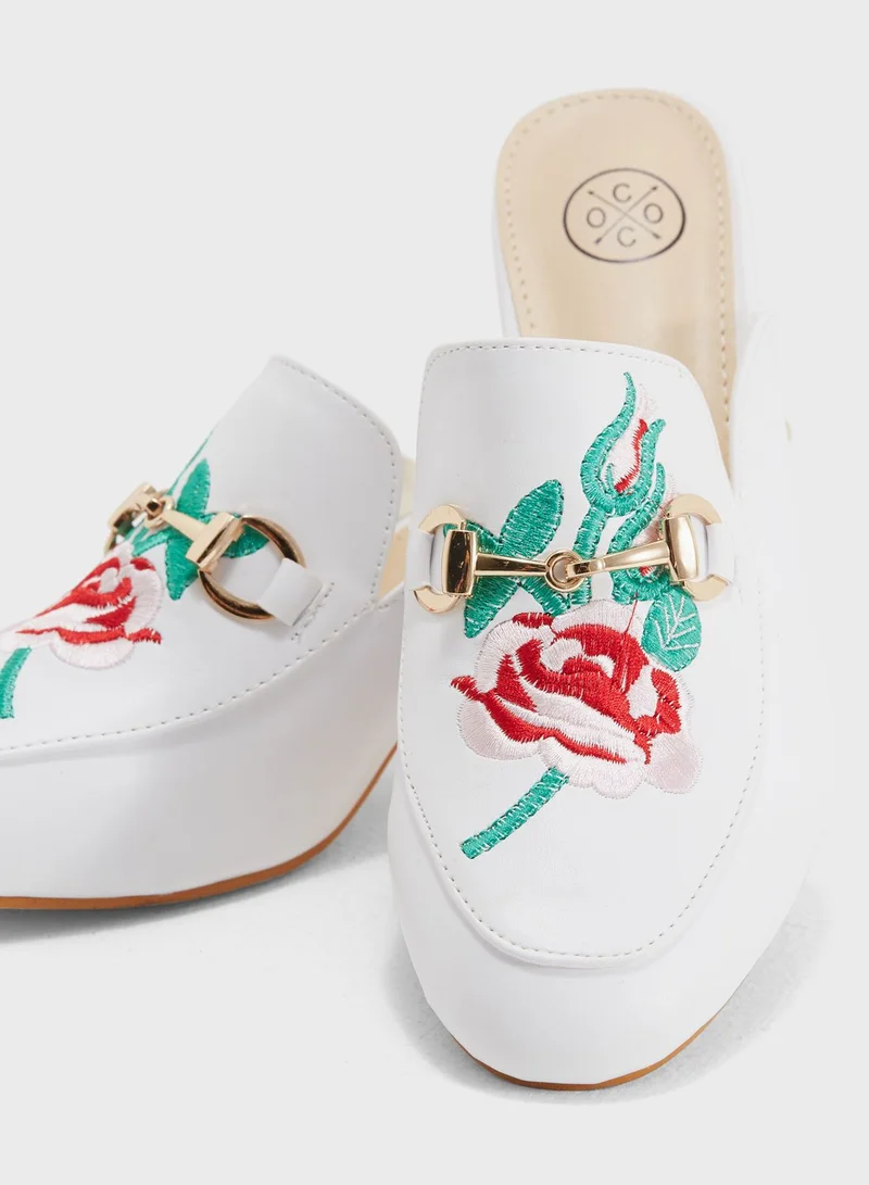 Coco Akma Flower Embroidered Pump