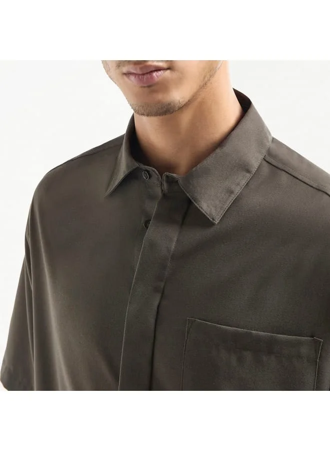 Splash FAV Regular Fit Solid Shirt with Collar and Short Sleeves