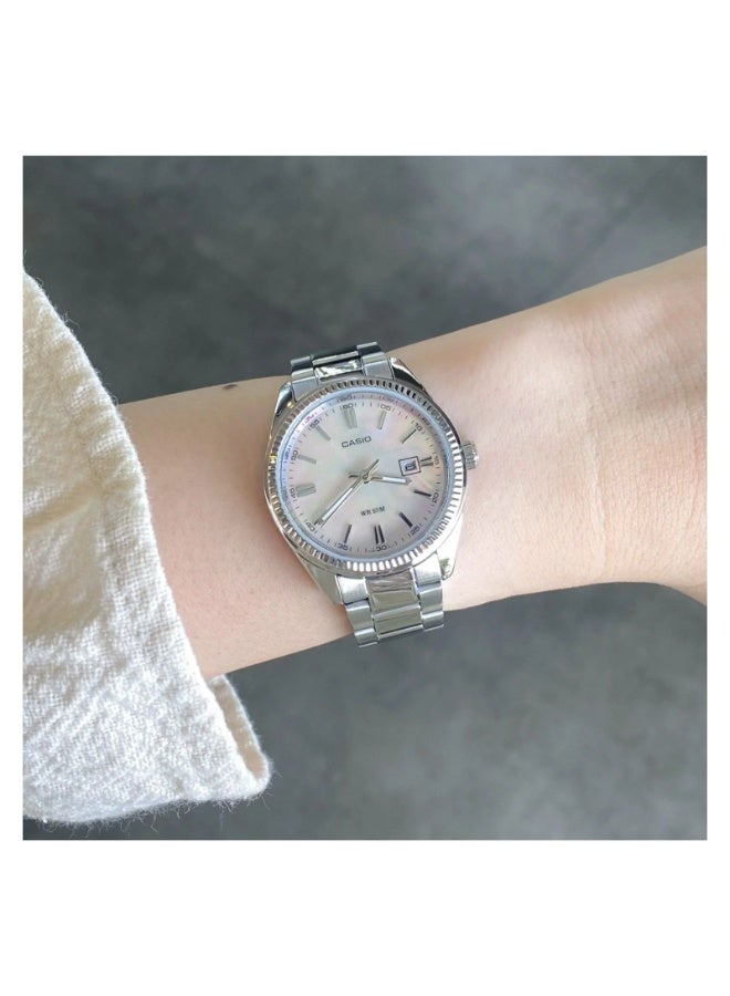 CASIO Analog Women Watch - LTP-1302DS-4AVDF - Image 2