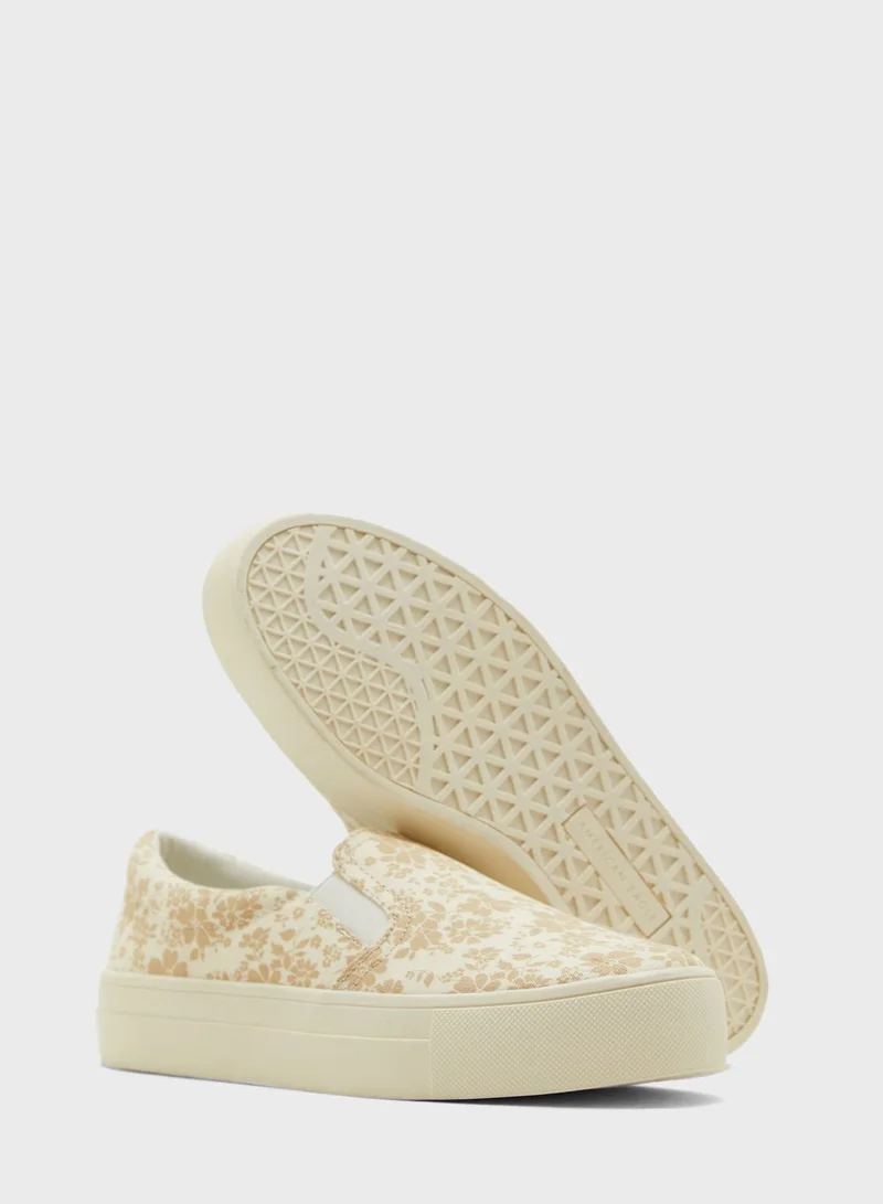 American Eagle Casual Slip On Sneakers
