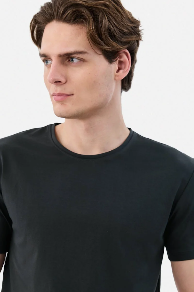 سنيتش Black Solid Half Sleeve Regular Fit T-Shirt