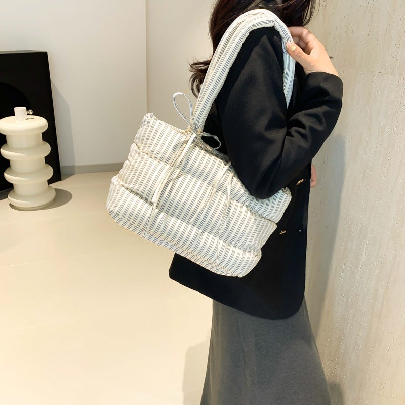 Super Popular Niche Cotton Clothing Tote Bag Women'S New Versatile Work Commuting Single Shoulder Armpit Bag - Image 3