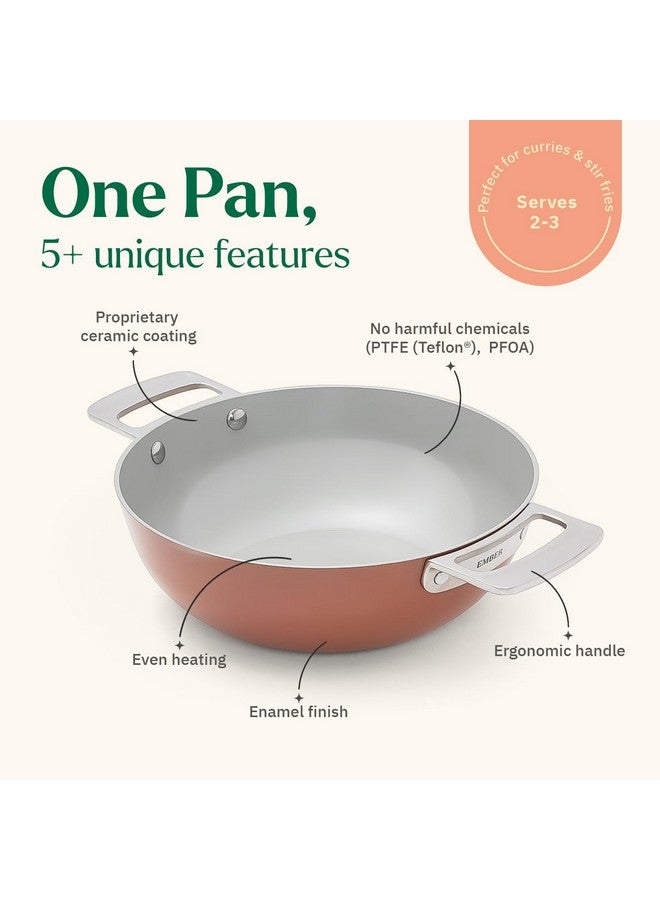 Ember Cookware أواني الطهي إمبر أركيلا سيراميك غير لاصق كاداي 24 سم | غطاء معدني | مقابض من الفولاذ المقاوم للصدأ | 1x ملعقة مسطحة | آمنة للاستخدام على الحث | غير سامة | مقلاة عميقة | خالية من PFAS و PTFE | سلسلة كابري | تيراكوتا - Image 2