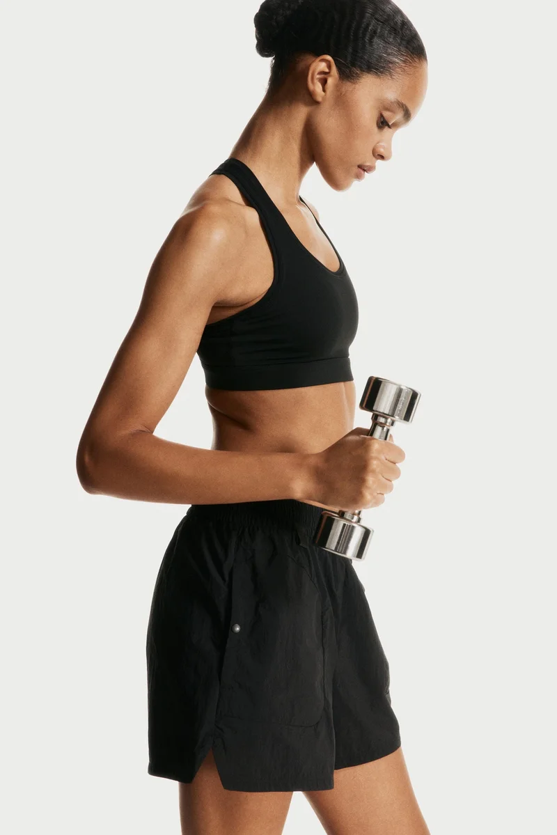 اتش اند ام حمالة صدر رياضية بدعم متوسط من نسيج دراي موف