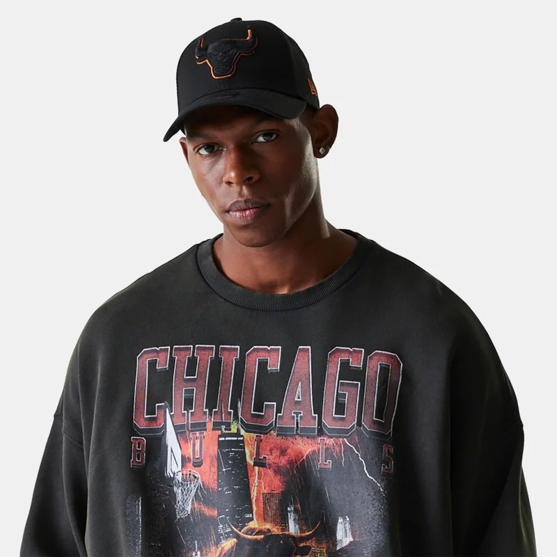 NEW ERA Men's NBA Chicago Bulls Graphic Sweatshirt