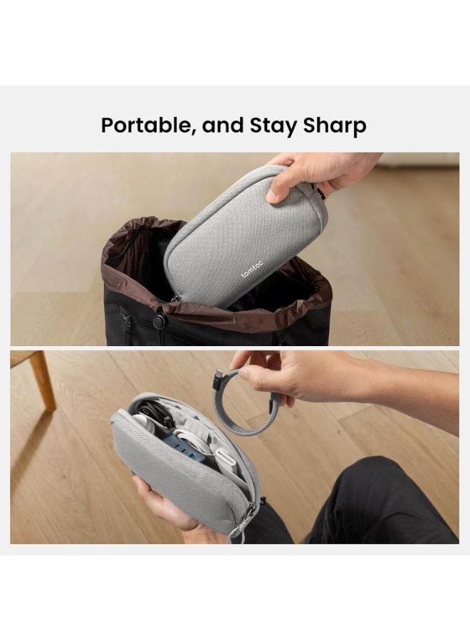 Tomtoc حقيبة تنظيم إلكترونية صديقة للبيئة Light-T12 سعة 1 لتر – حقيبة سفر مدمجة لتقنية الكابلات، الشواحن، بنك الطاقة، الملحقات – حقيبة مقاومة للماء، تصميم خفيف الوزن - Image 4