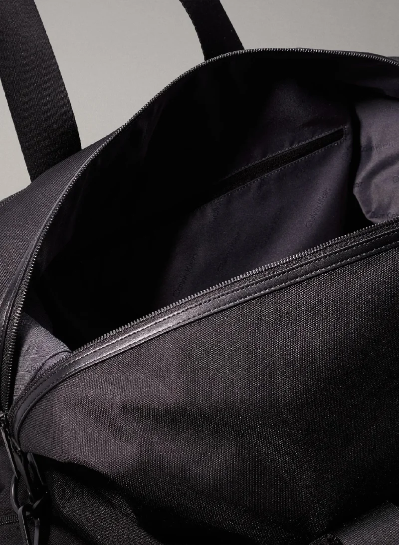 كالفن كلاين شنطة كبيرة لعطلات نهاية الأسبوع