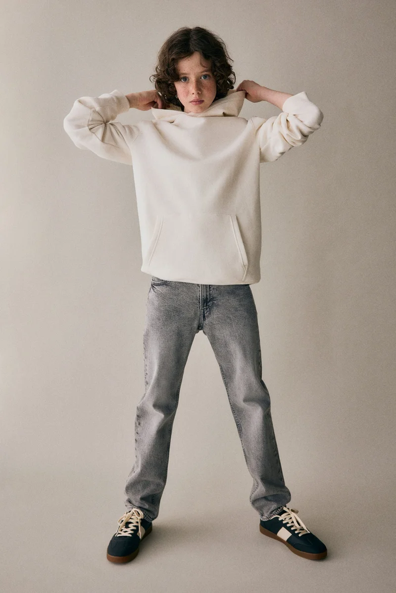 اتش اند ام جينز مرن ومريح بقصّة سلِم